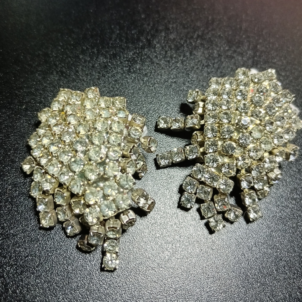 Vintage Silver Tone Rhinestone Cluster Dangle Clip Earrings "Spectacular!"